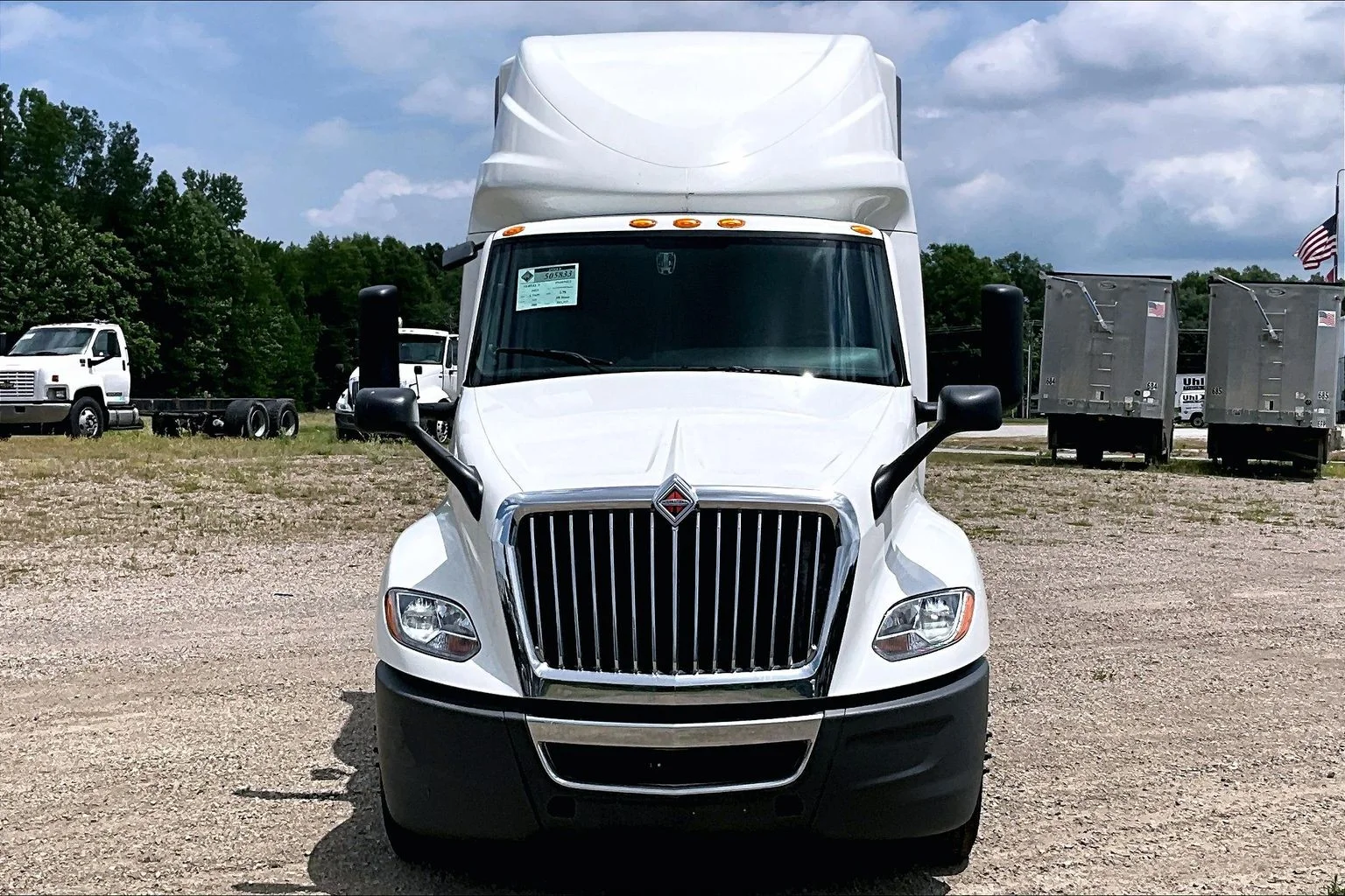 Used 2023 White International  image 3
