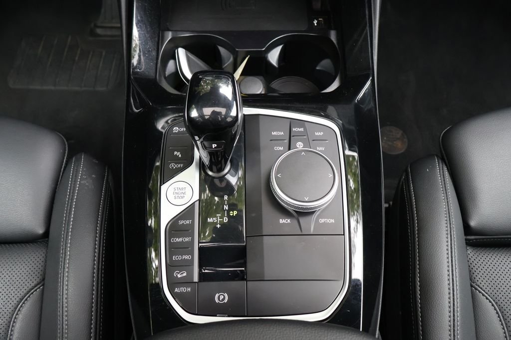 Used 2024  BMW xDrive30i image 20