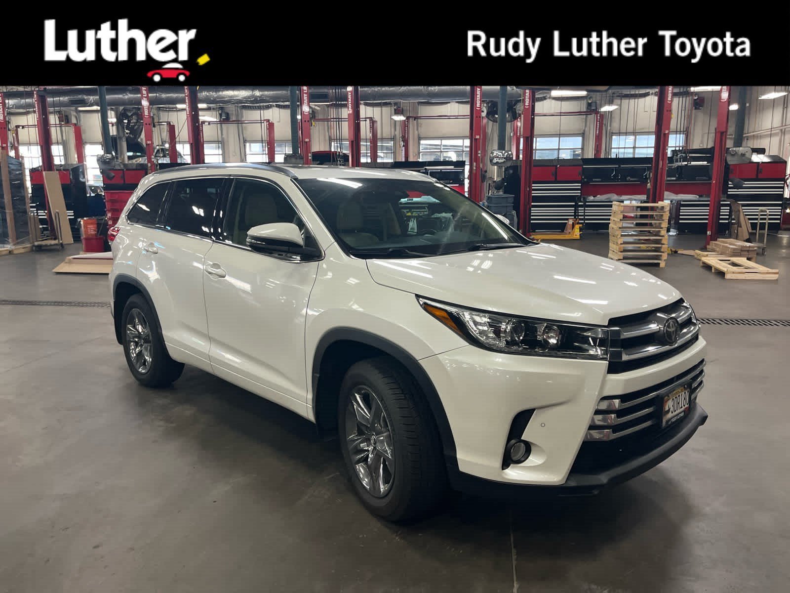 Used 2018 Blizzard Pearl Toyota Limited Platinum image 1