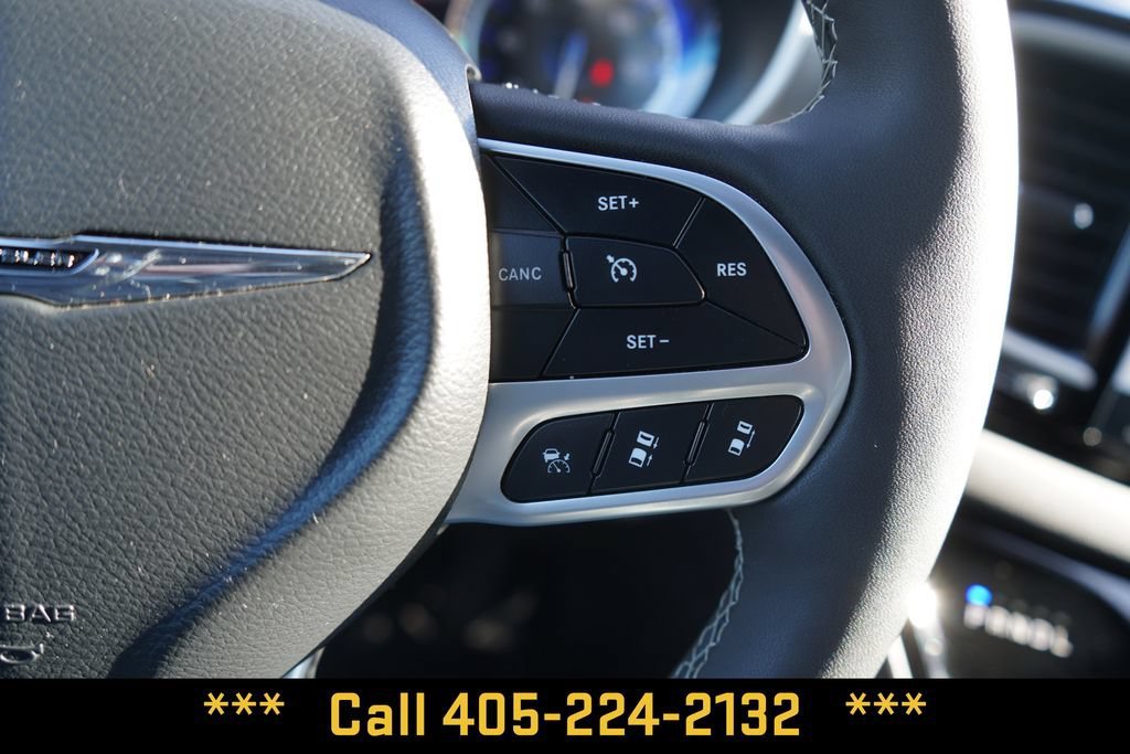 2025 Chrysler Pacifica Select - Photo 31