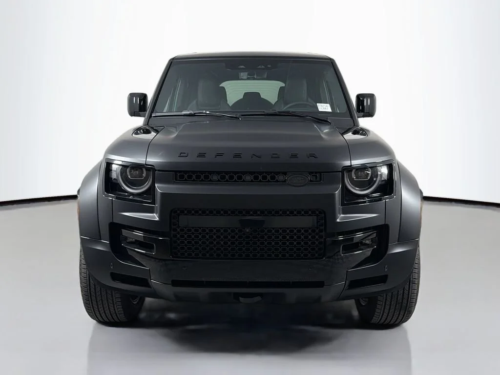 2026 Land Rover Defender OCTA Black - Photo 2