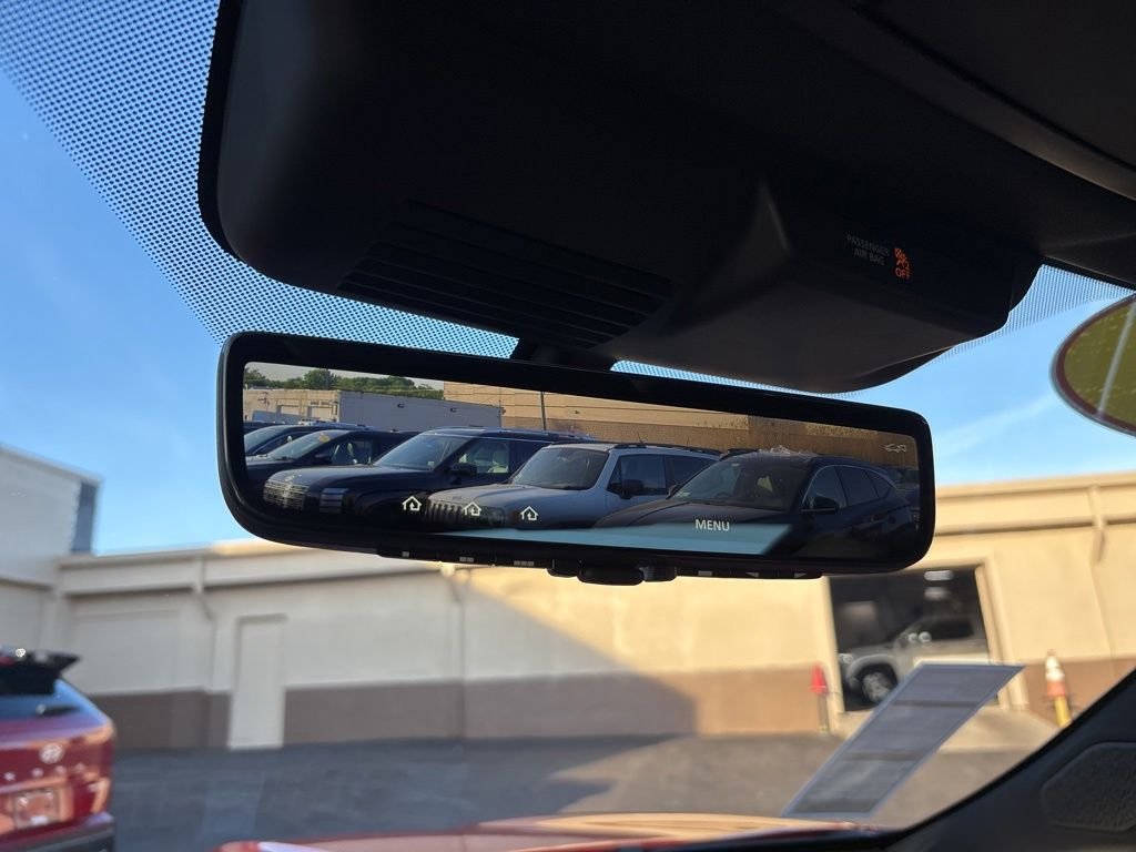 Used 2025  Mitsubishi SEL image 35