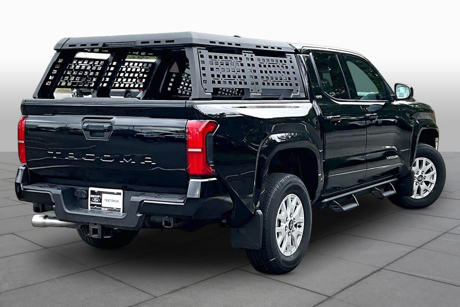 2025 Toyota Tacoma SR5 - Photo 13