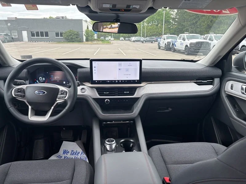 Used 2025 Gray Ford Active image 28