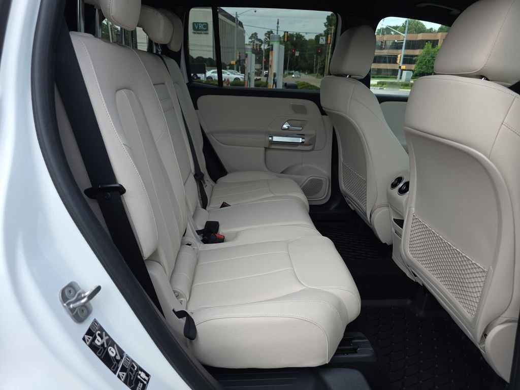 New 2026 White Mercedes-Benz GLB 250 image 15