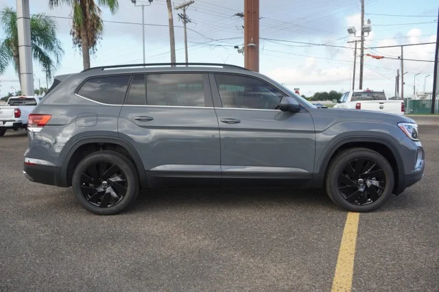 New 2026 Pure Gray Volkswagen 2.0T SE w/Technology image 4