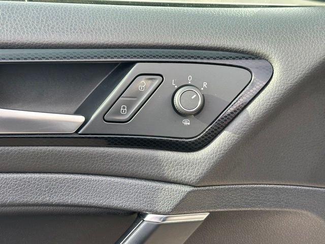 Used 2017 Silver Volkswagen TSI SEL 4-Door image 20