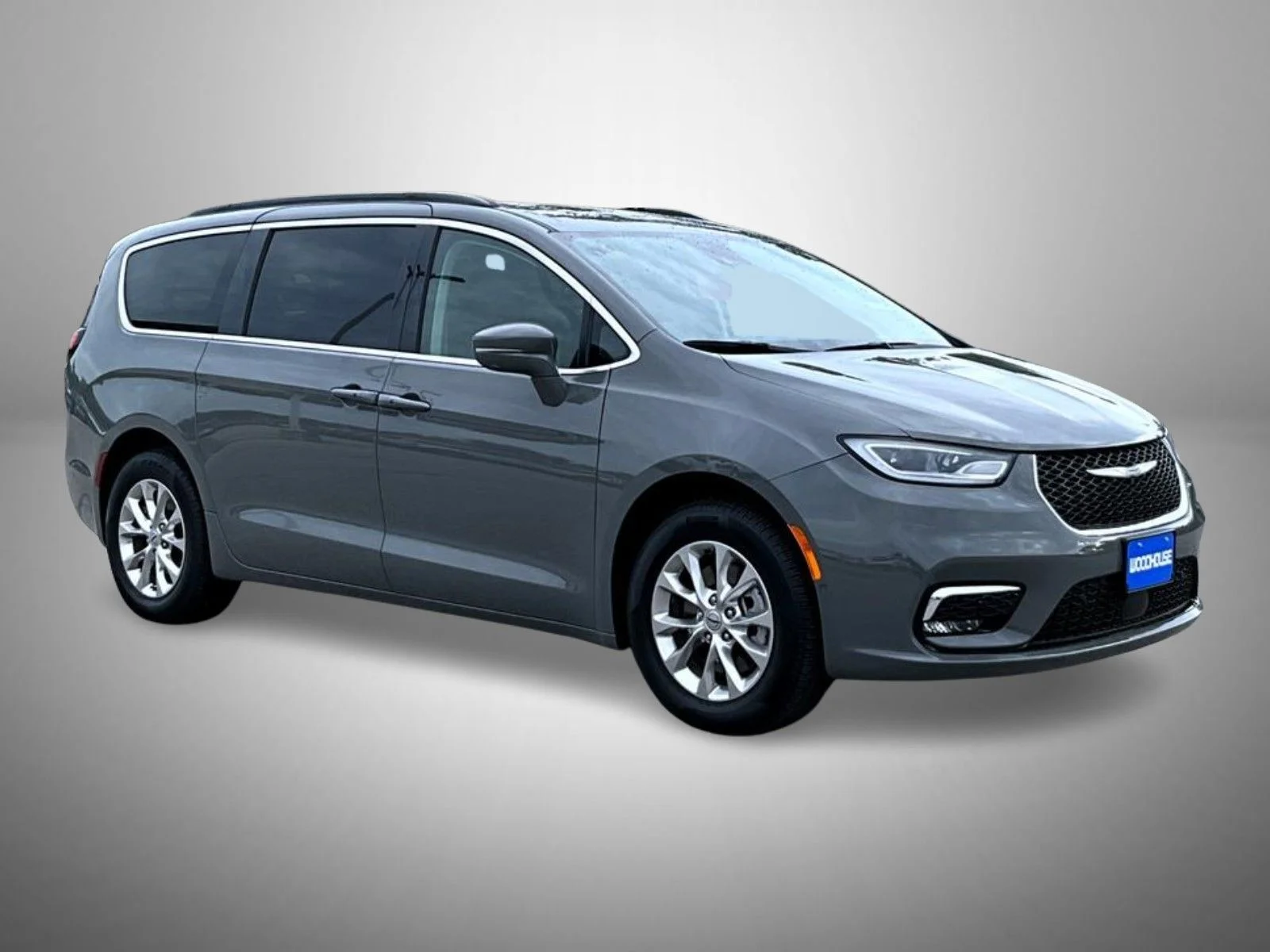 Used 2022 White Chrysler Touring L image 3