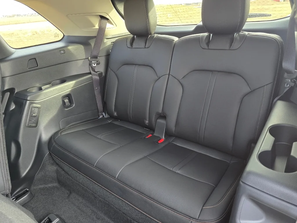 Used 2025 Deep Crystal Blue Mica Mazda Preferred Package image 29