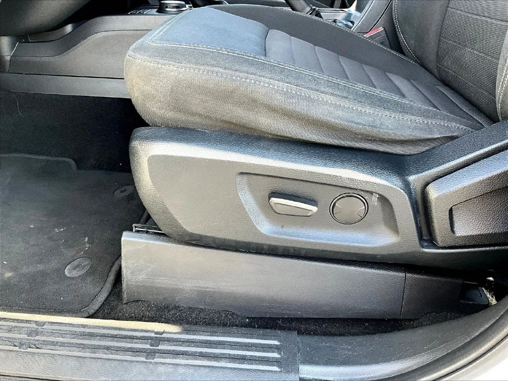 Used 2019 White Ford XLT image 37