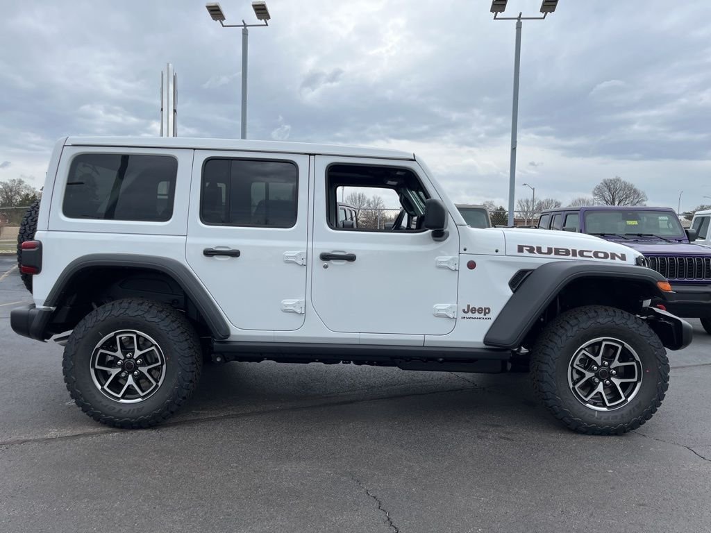 New 2026 Bright White Clear-Coat Exterior Paint Jeep Rubicon image 53