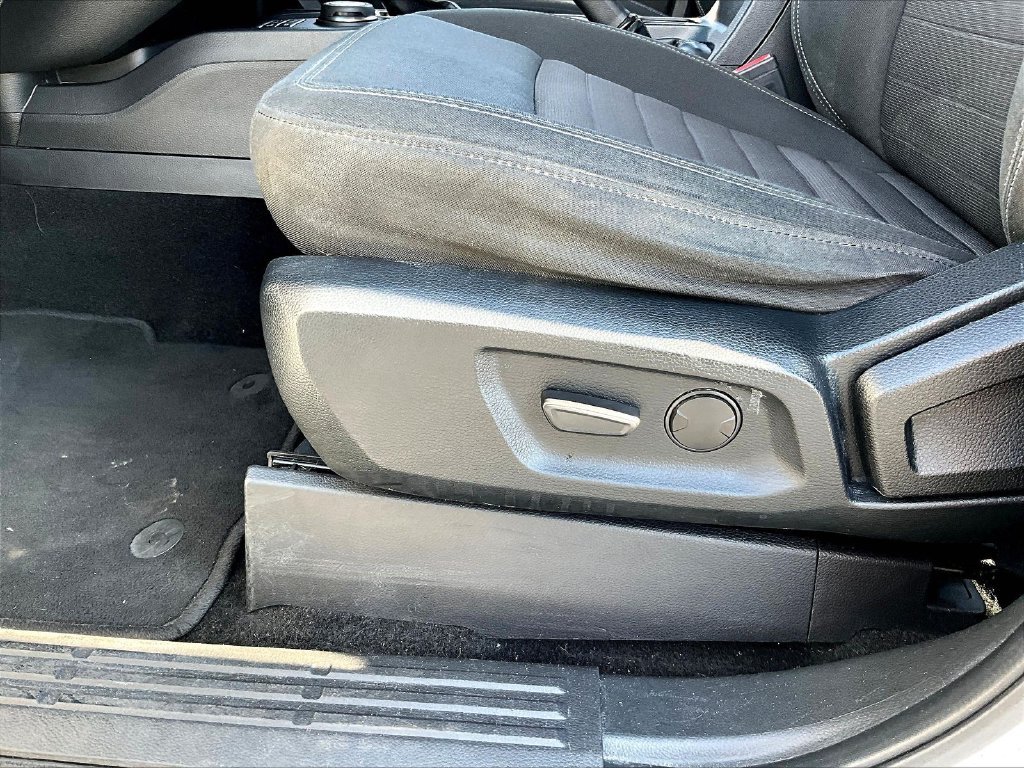 Used 2019 White Ford XLT image 37