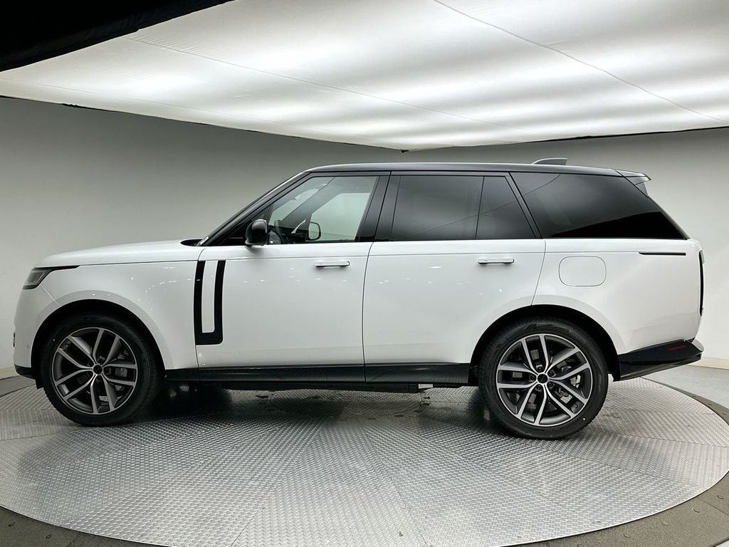 New 2026 Fuji White Land Rover SE image 10