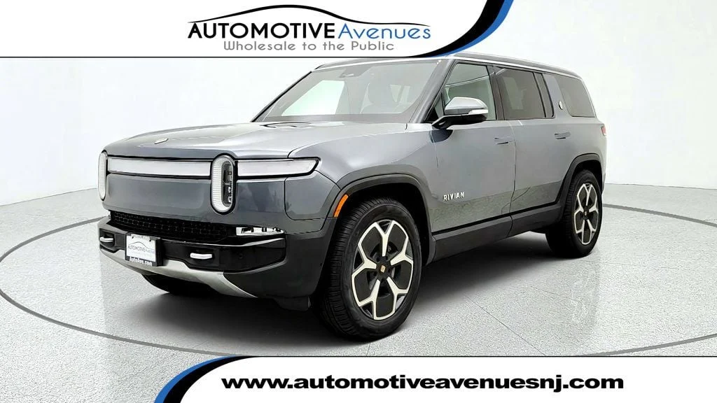 Used 2024 El Cap Granite Rivian Adventure Dual-Motor Large Pack image 1