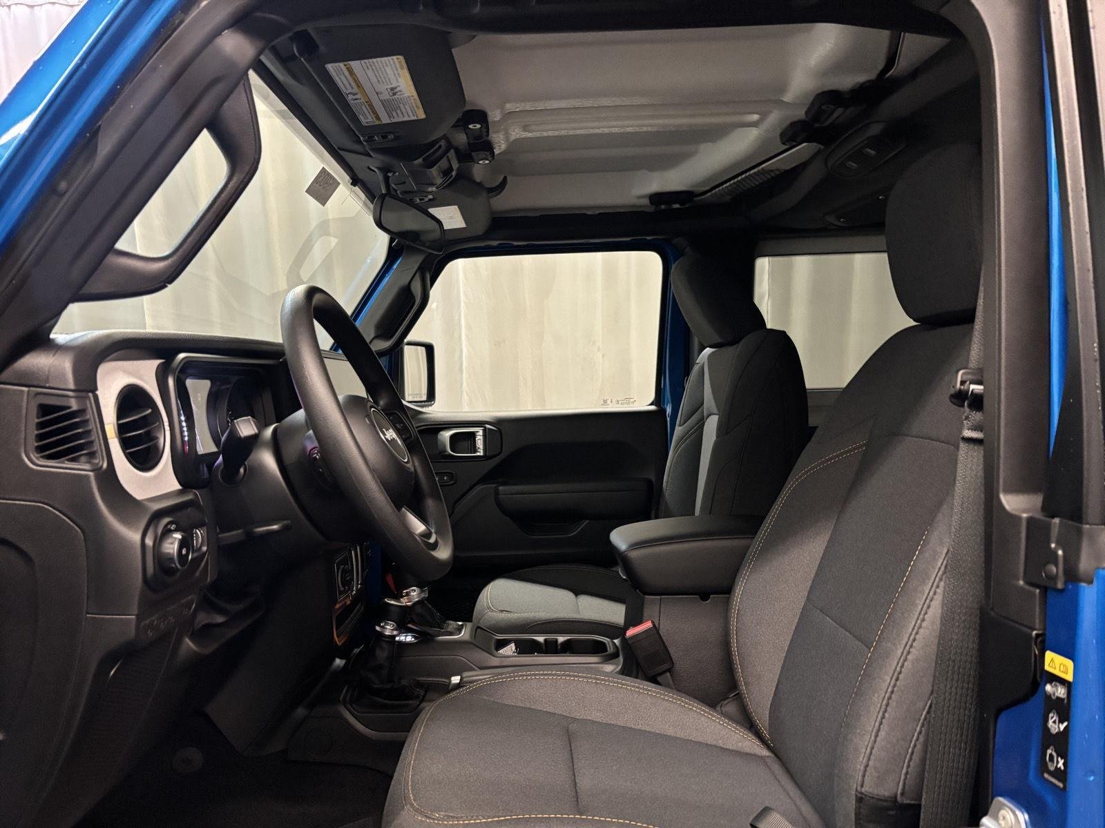 New 2026 Hydro Blue Pearl-Coat Exterior Paint Jeep Sport image 28