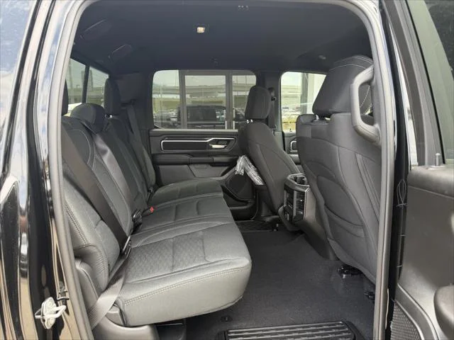 New 2026 Diamond Black Crystal Pearl-Coat Exterior Paint RAM BIG HORN image 27