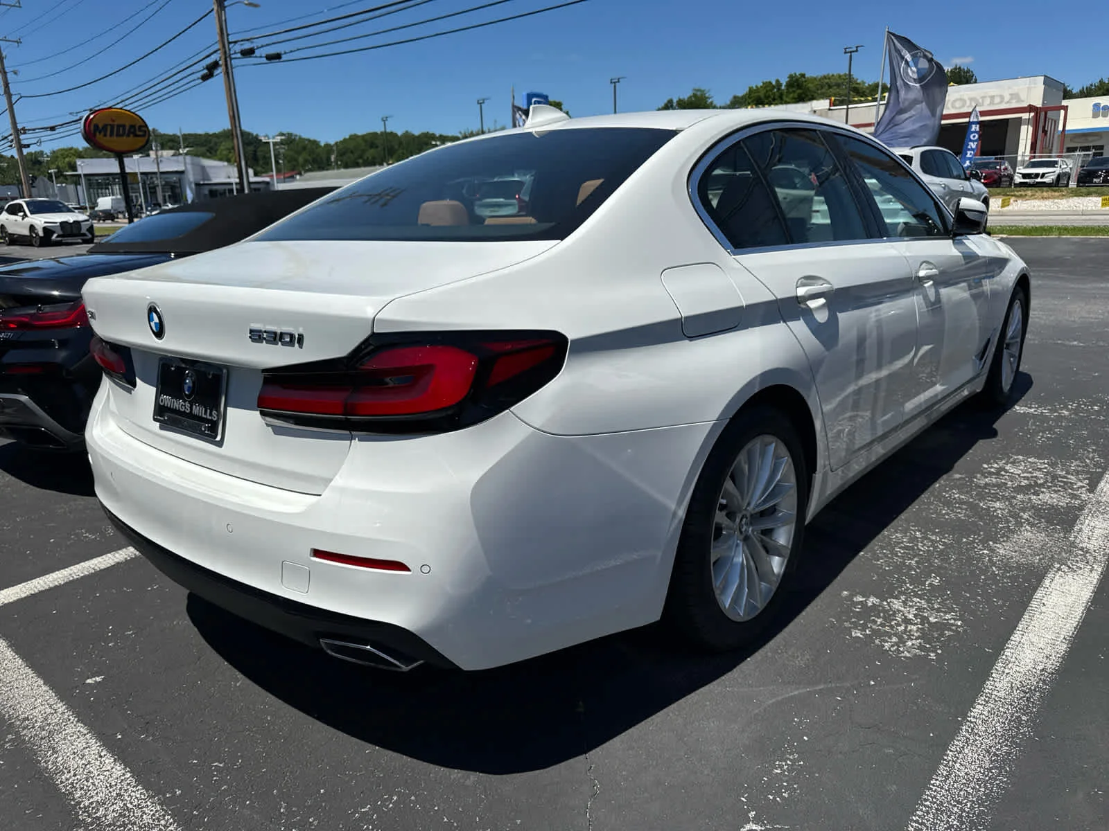 Used 2023 Alpine White BMW 530i xDrive image 12