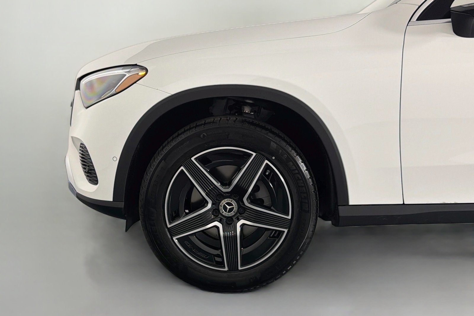 New 2026 Polar White Mercedes-Benz GLC 300 4MATIC® SUV image 9