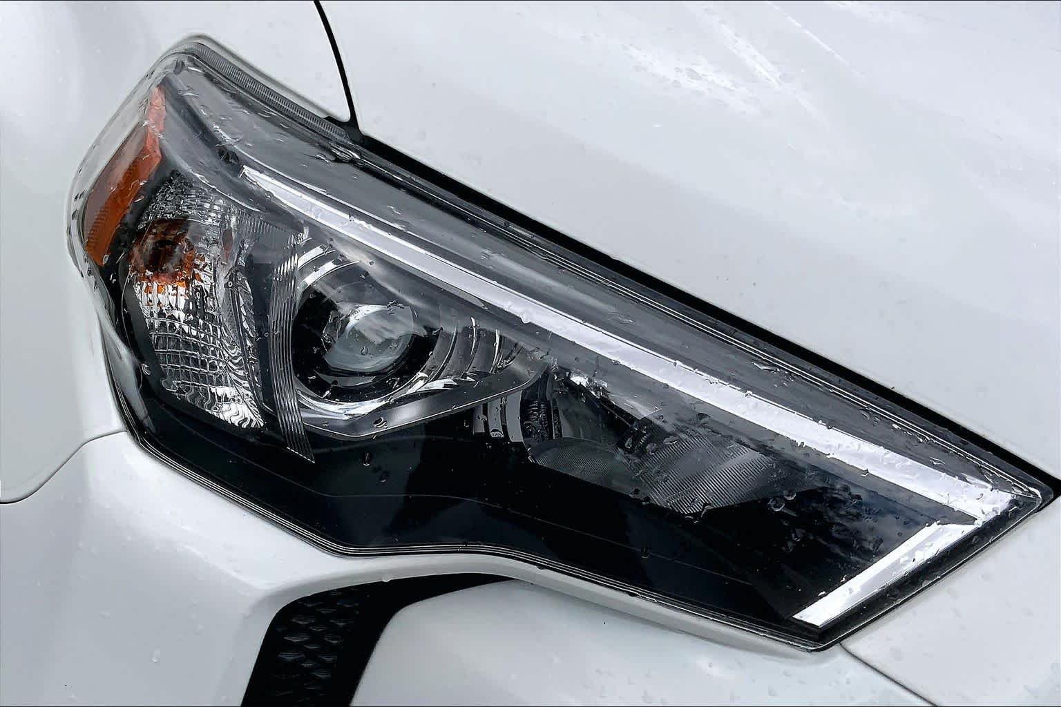 Used 2022 White Toyota SR5 Premium image 27