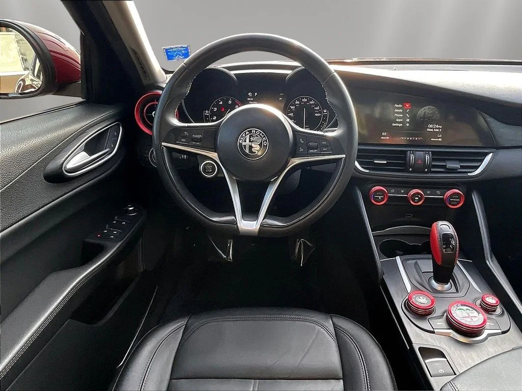 Used 2017 Rosso Alfa Alfa Romeo Base image 8