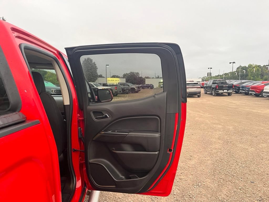 Used 2016 CARDINAL RED GMC 4WD SLE image 26