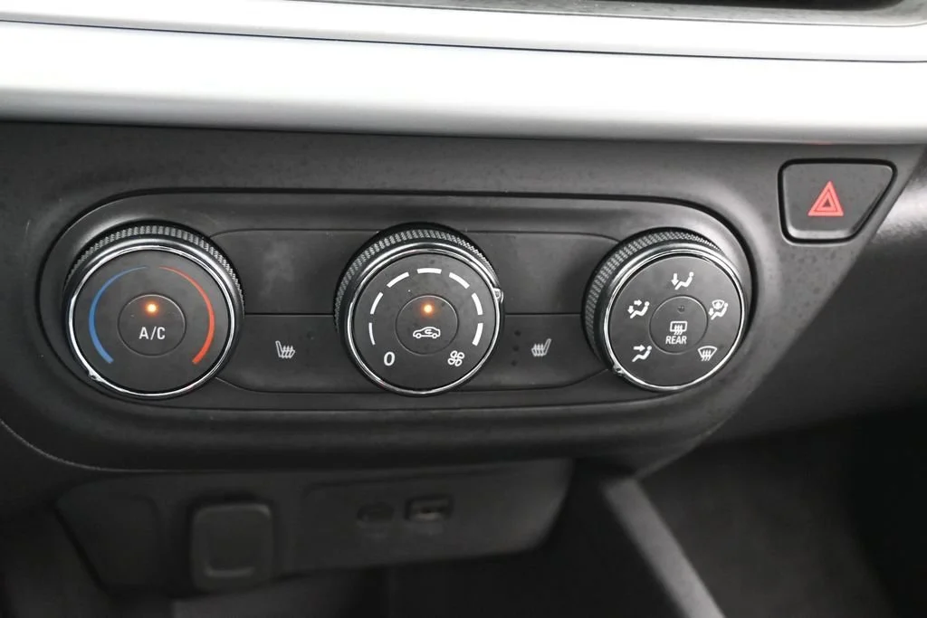 Used 2025 Mosaic Black Metallic Chevrolet 1RS image 19