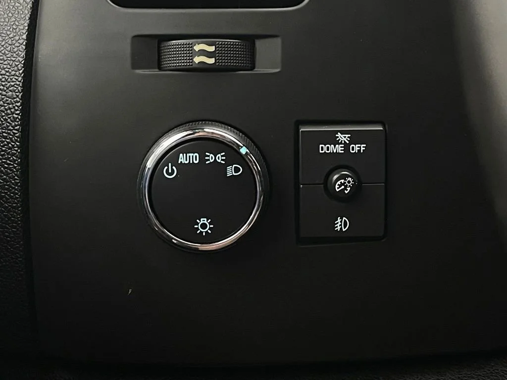 Used 2010 TAUPE GRAY METALLIC Chevrolet LT image 19