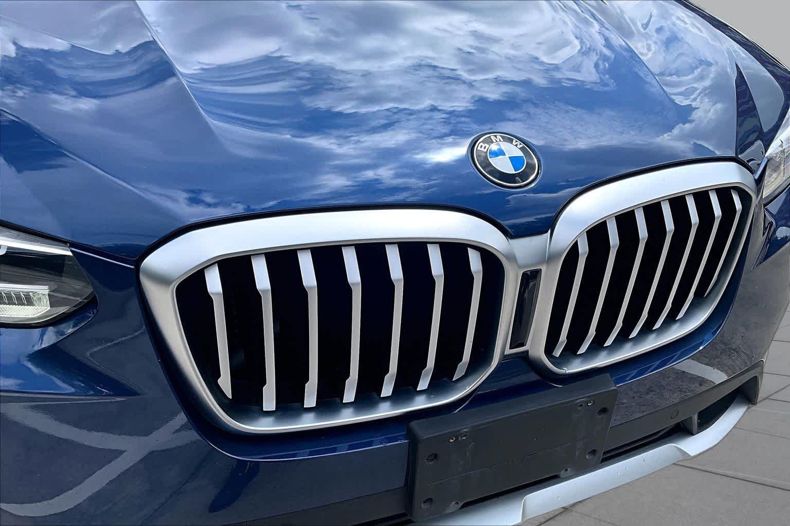 Used 2022 Phytonic Blue Metallic BMW xDrive30i image 29