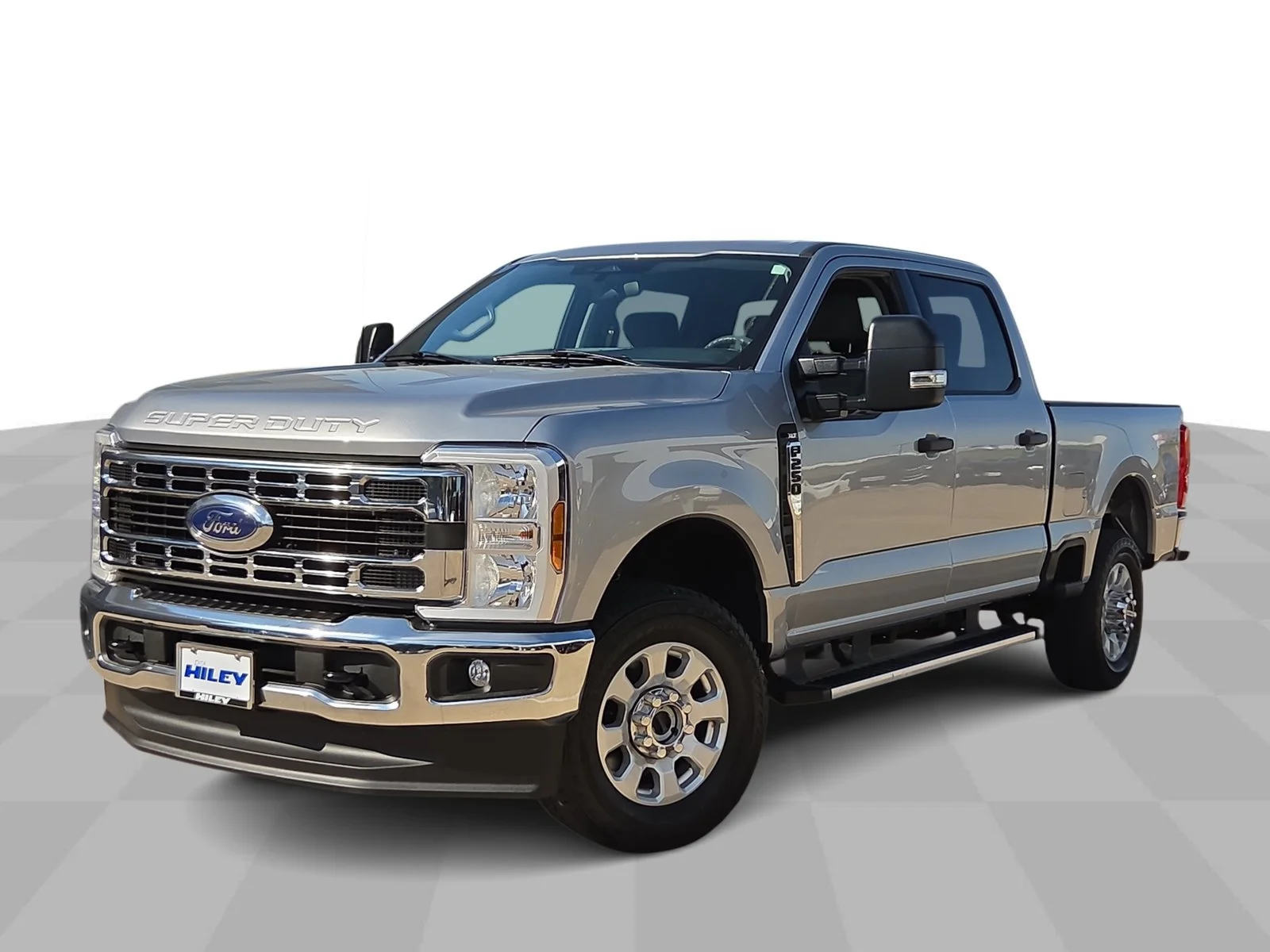 Used 2024 Silver Ford XLT image 1