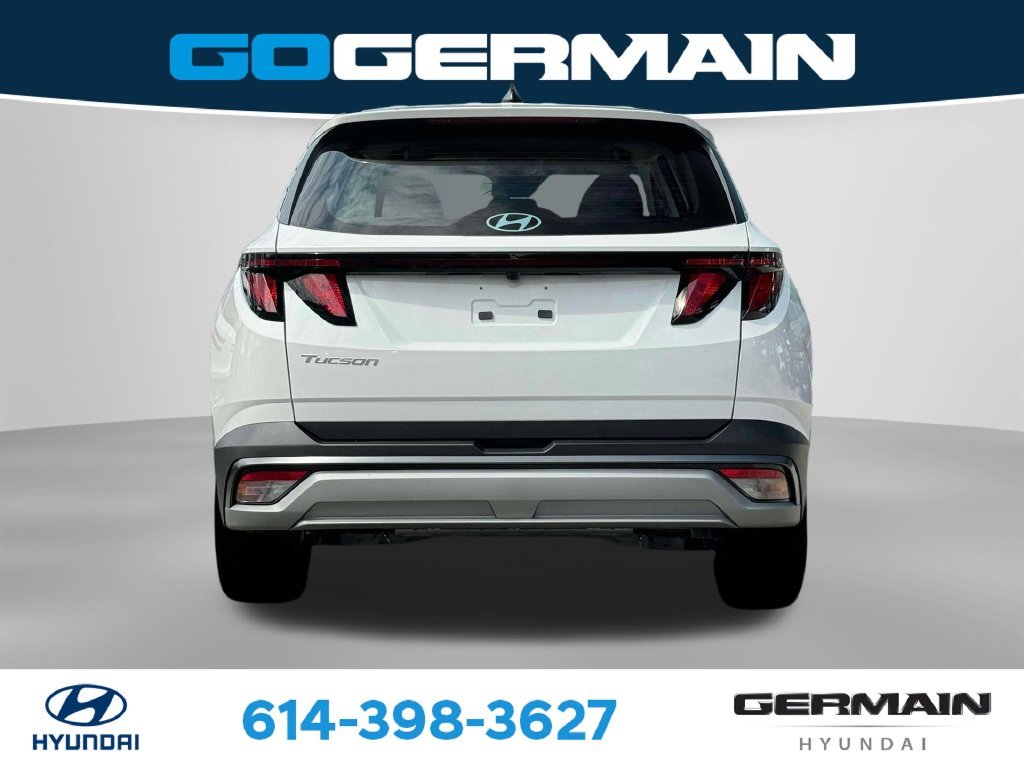 Used 2025 White Hyundai SE image 9