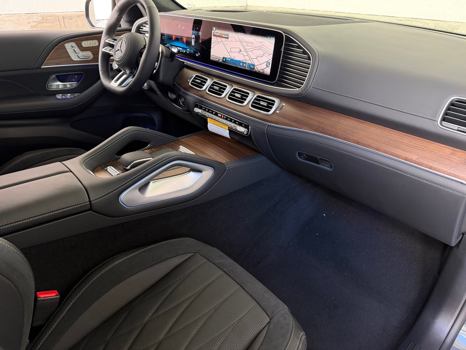 New 2026 MANUFAKTUR Silicon Grey Mercedes-Benz AMG® GLE 63 S 4MATIC+ SUV image 39
