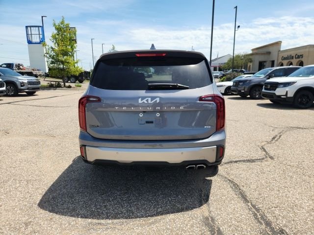 Used 2025 Silver Kia S image 17
