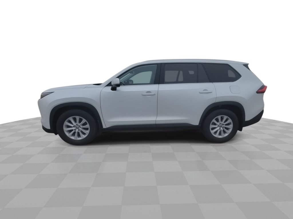 Used 2024  Toyota XLE image 6