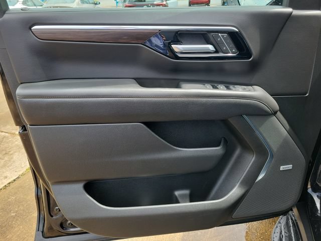 2026 Chevrolet Suburban Premier - Photo 22