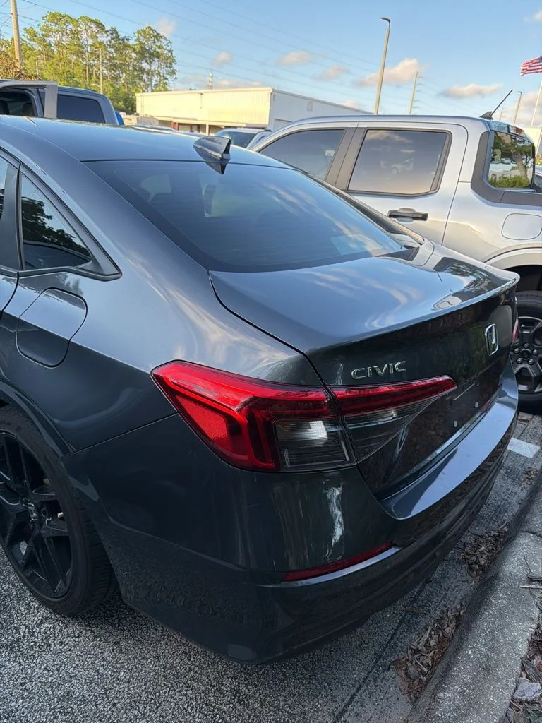 Used 2024  Honda Sport image 6