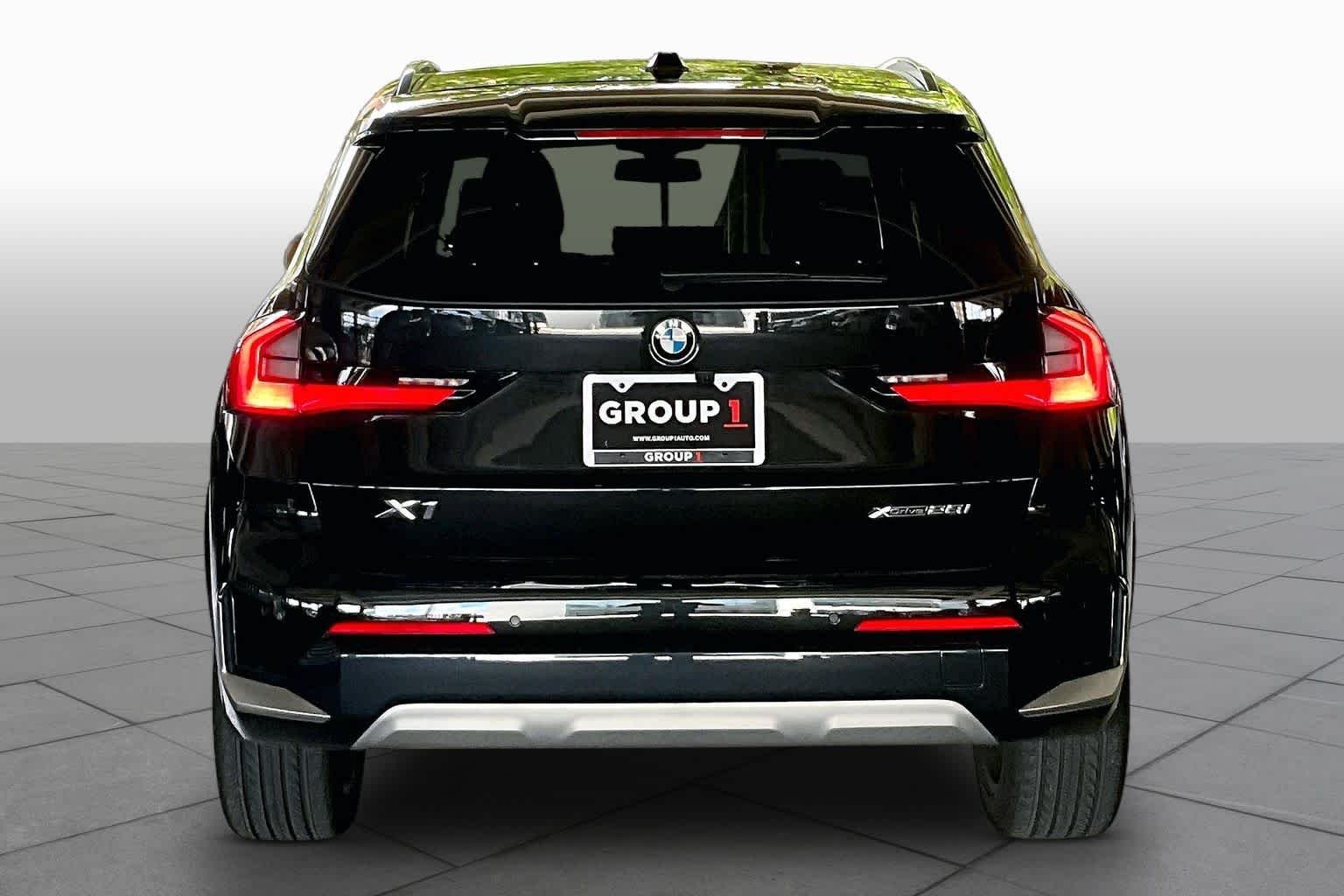 Used 2023 Black Sapphire Metallic BMW xDrive28i image 4