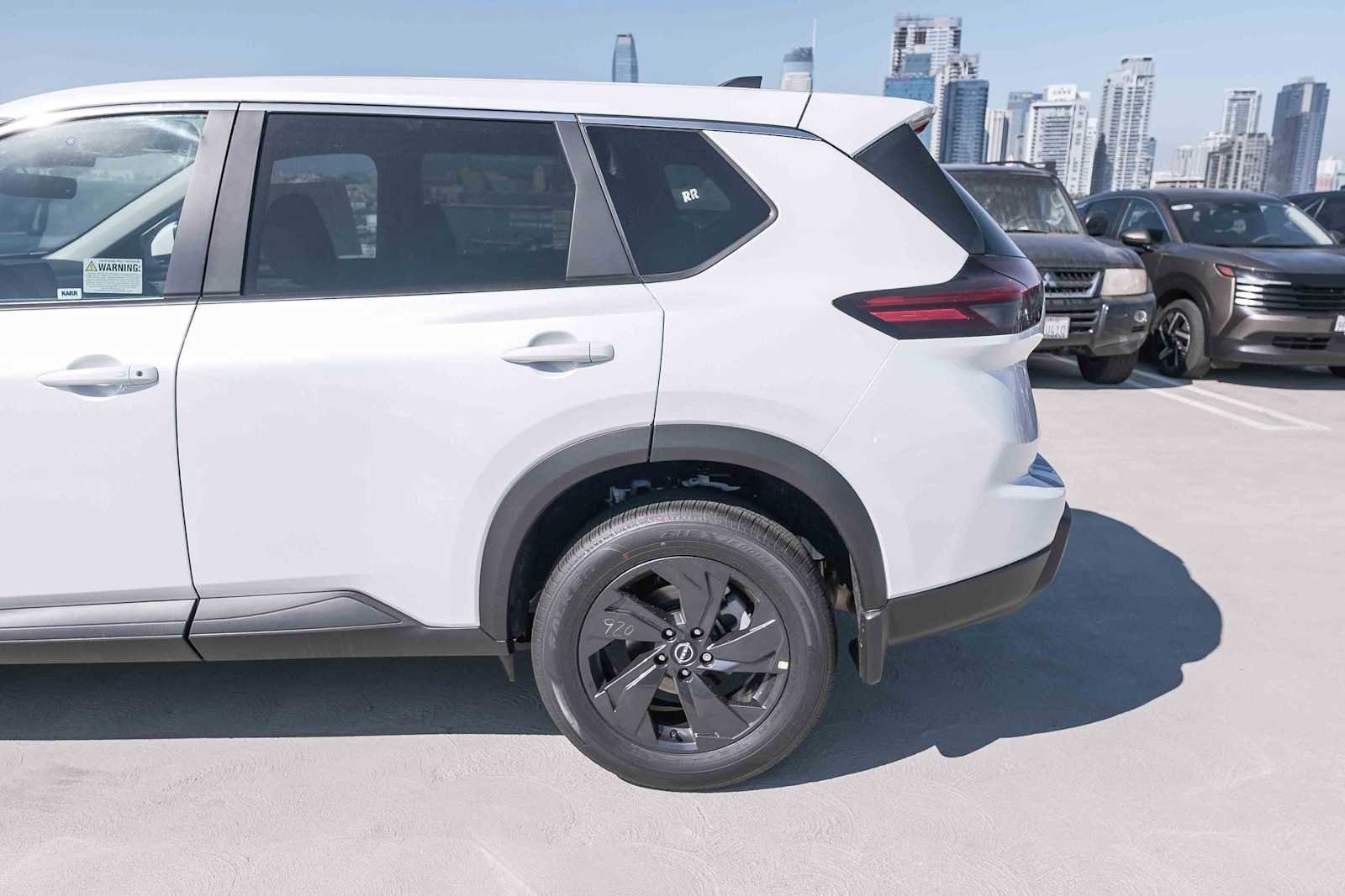 New 2026 Everest White Pearl TriCoat Nissan SV image 8