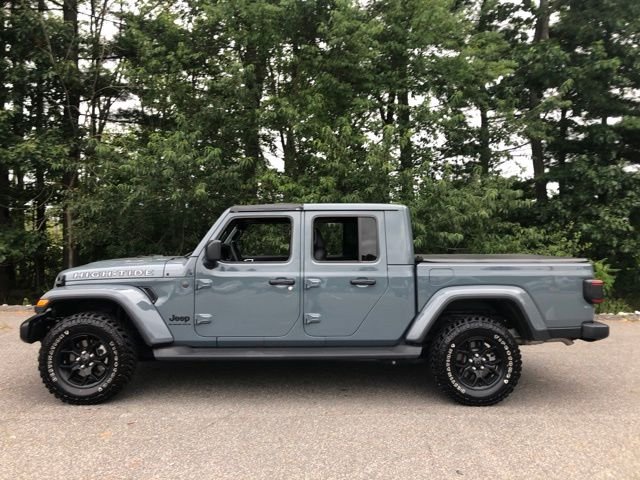 Used 2025 Gray Jeep High Tide image 9