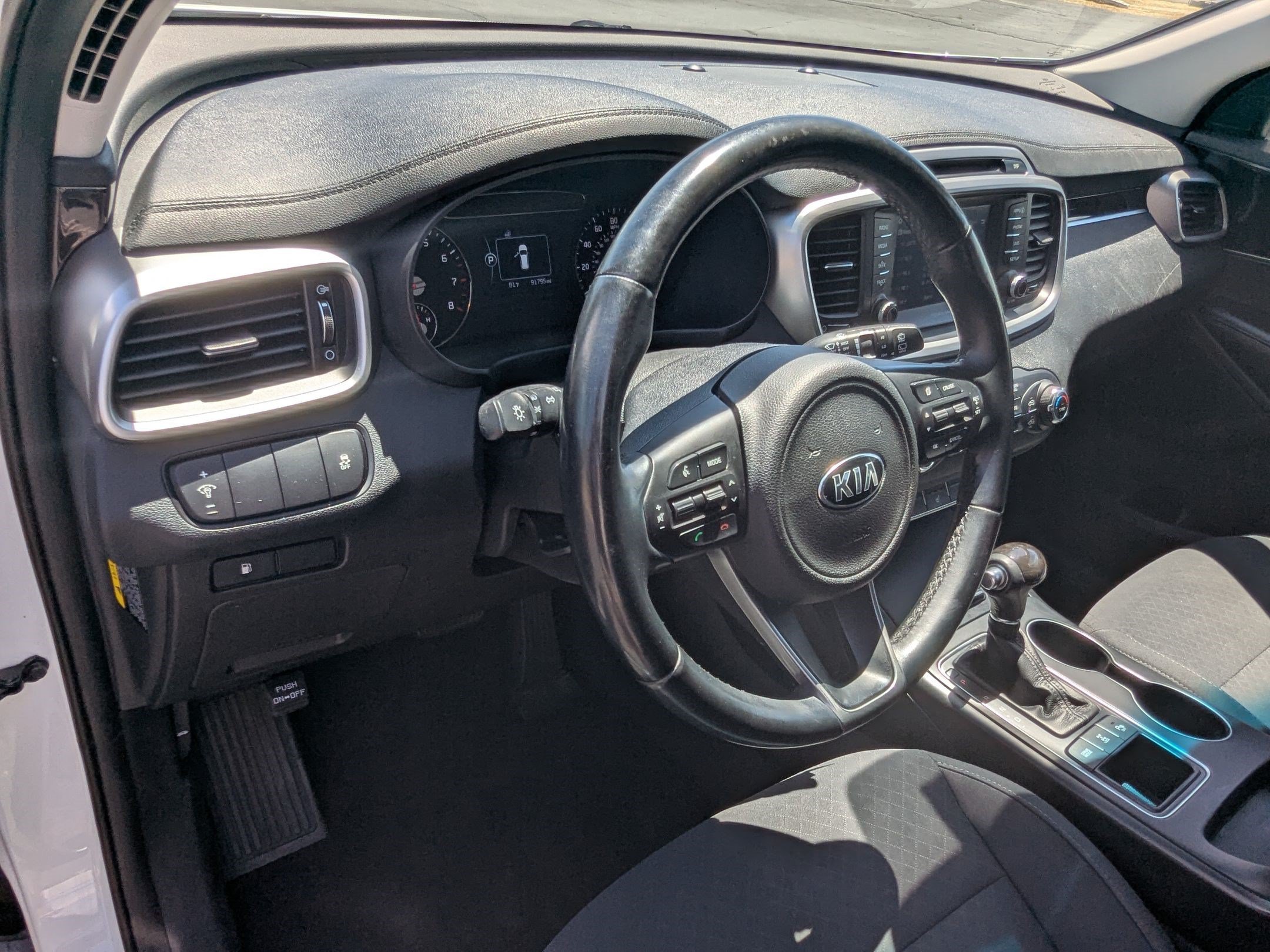 Used 2018 Snow White Pearl Kia LX image 14
