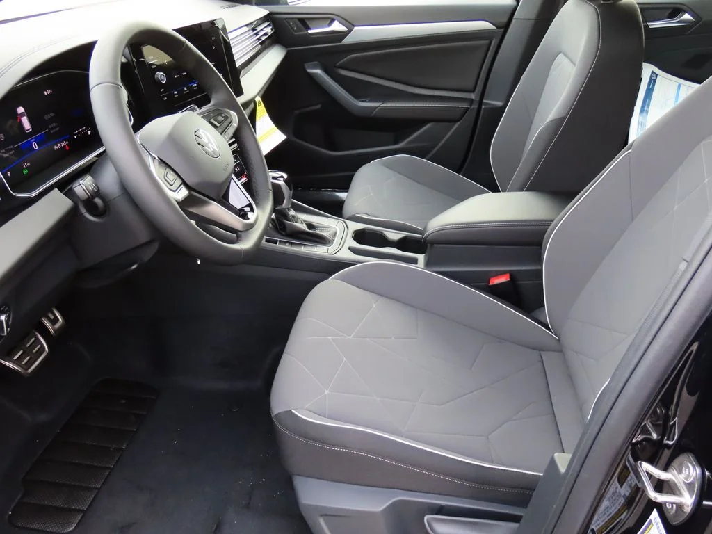 New 2026 Black Volkswagen 1.5T Sport image 33