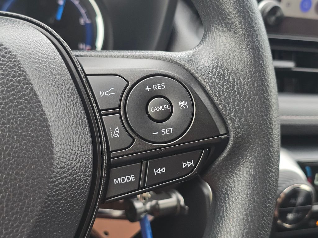 Used 2025 White Toyota LE image 35