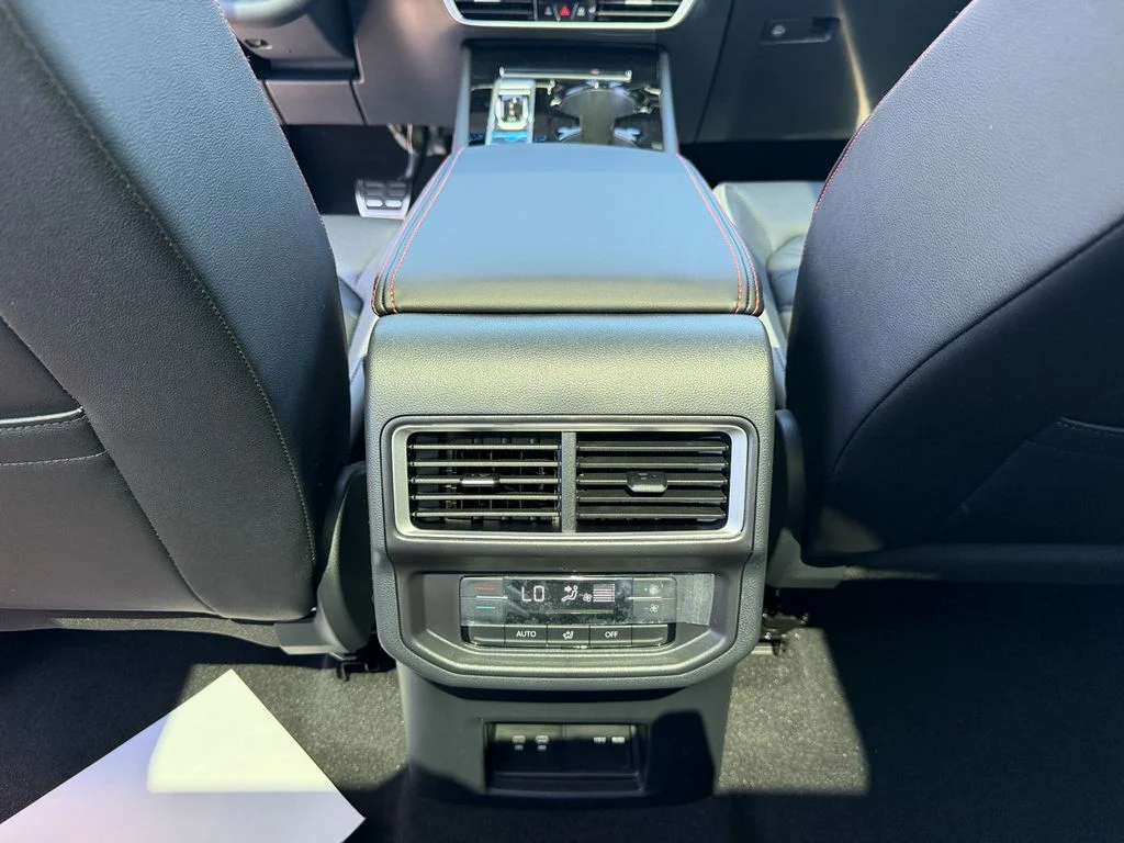 New 2026 Opal White Pearl Volkswagen 2.0T Peak Edition image 27