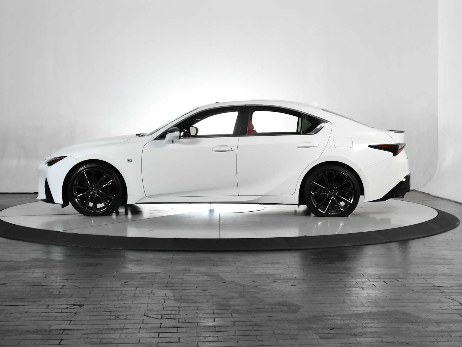 Certified Used 2024 ULTRA WHITE Lexus F SPORT image 2