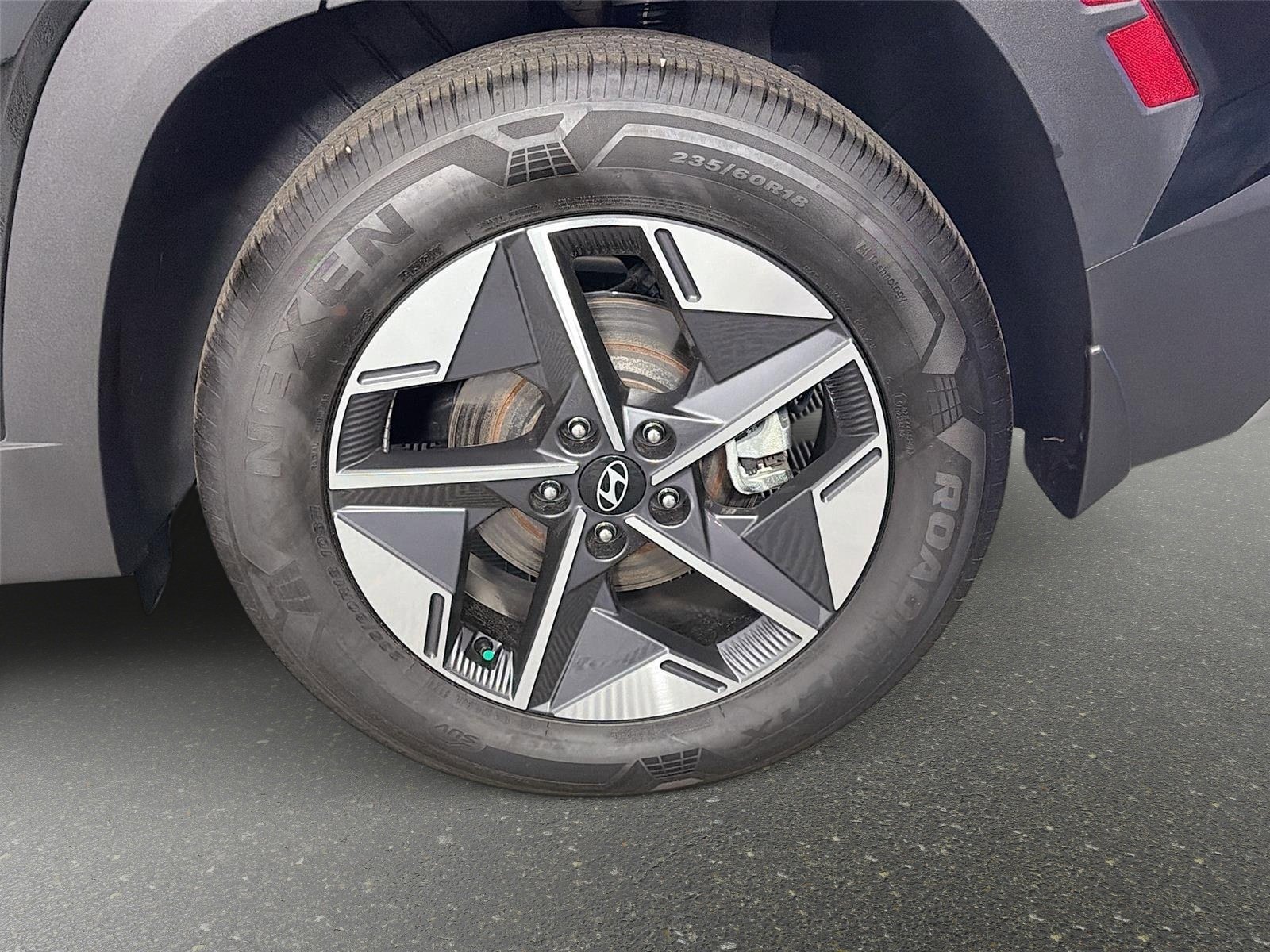 Used 2025 Phantom Black Hyundai SEL Convenience image 30