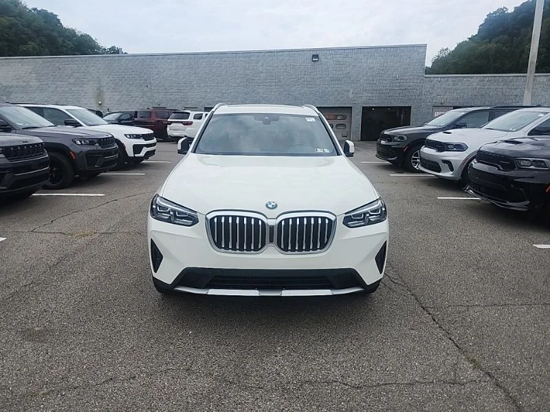 Used 2022 White BMW xDrive30i image 2