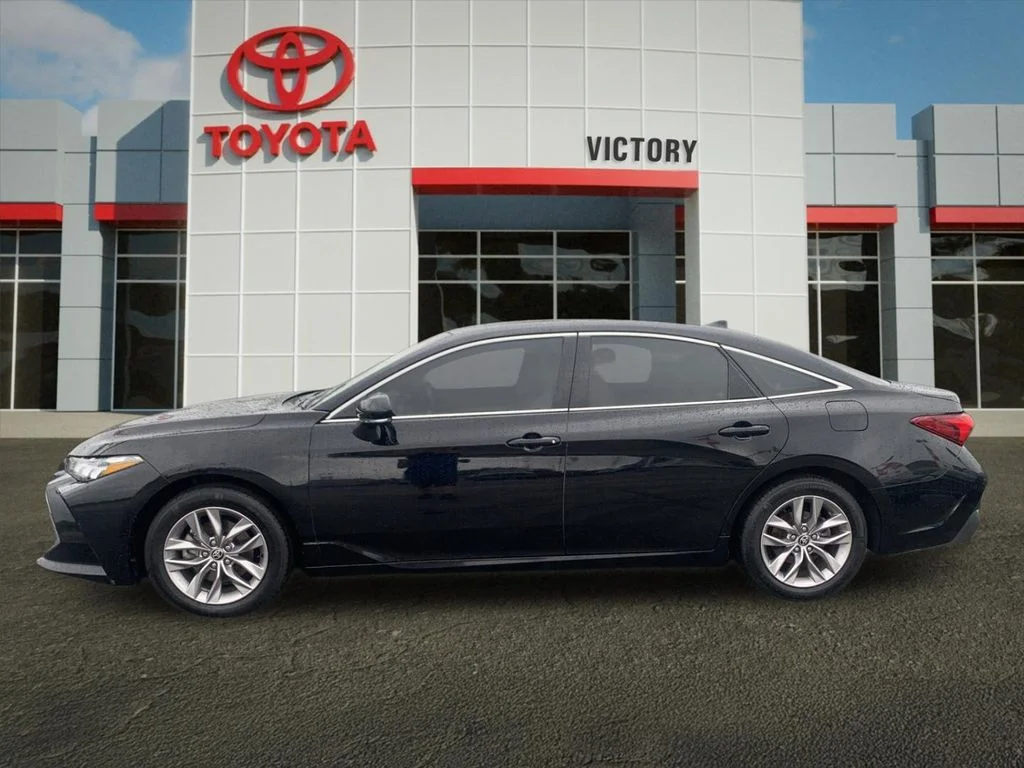 Used 2022 Black Toyota XLE Plus image 6