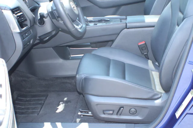 Used 2023 Caspian Blue Metallic Nissan SL image 14