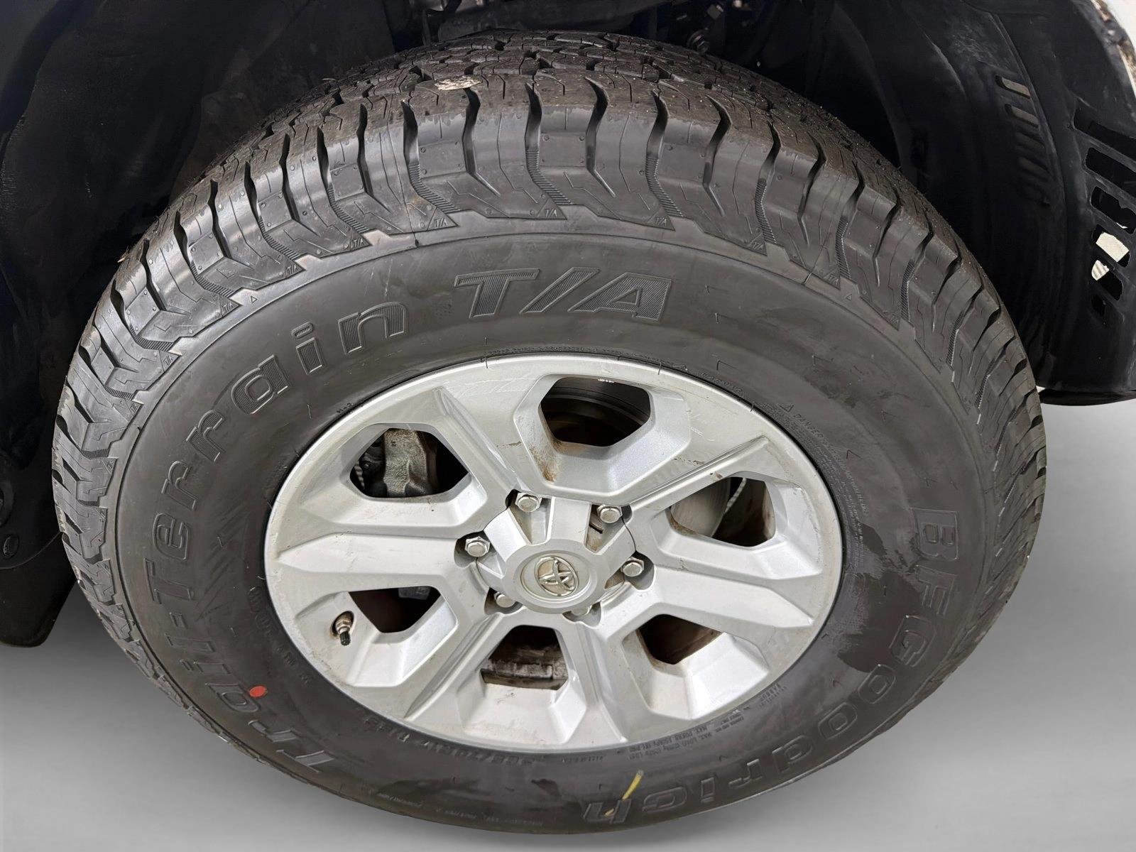 Used 2019 Super White Toyota SR5 Premium image 14