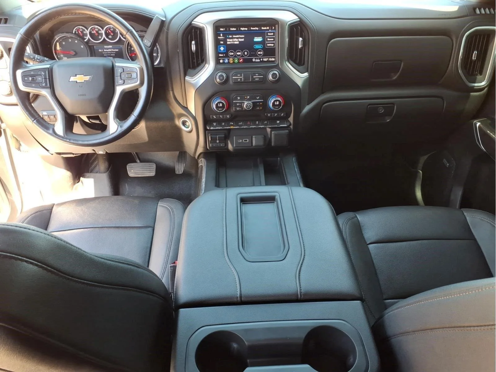 Used 2022 IRIDESCENT PEARL TRICOAT Chevrolet LTZ image 11