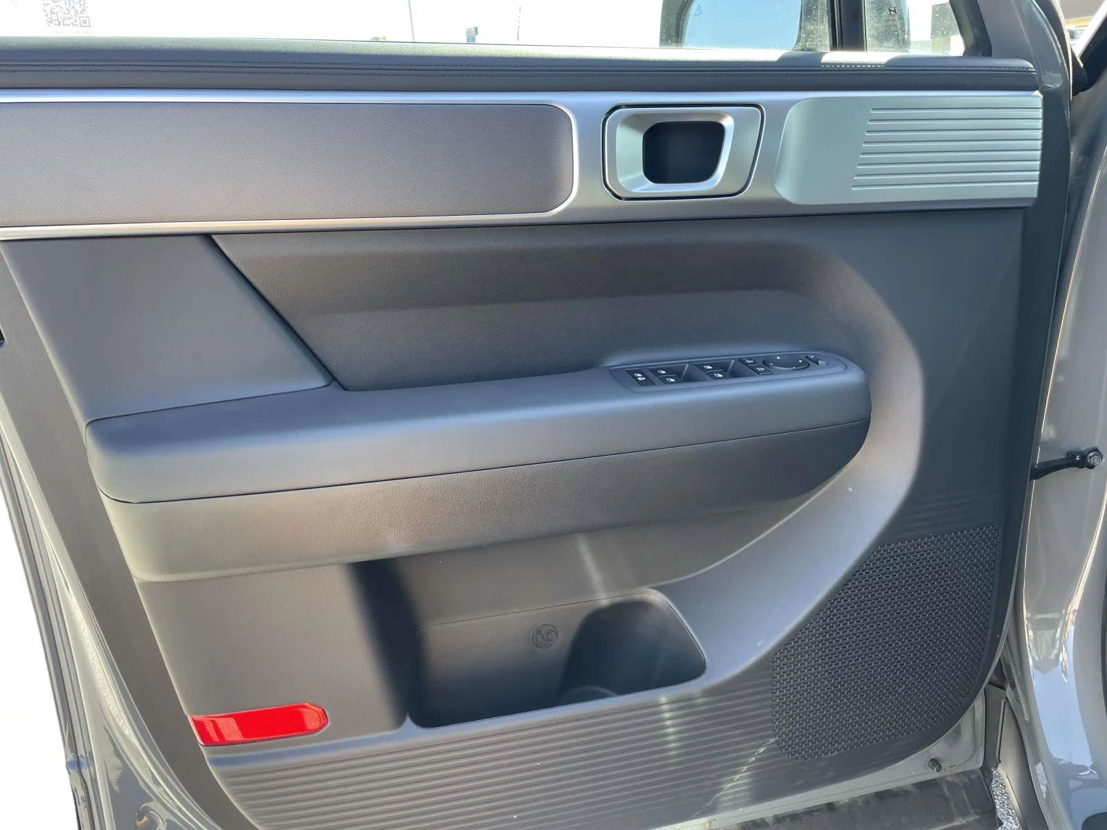 Used 2026 Hampton Gray Hyundai SE image 6